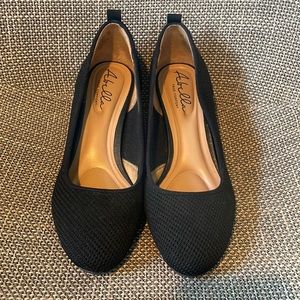 Abella Black wedge shoes